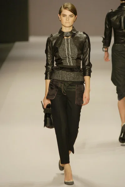 Look 10